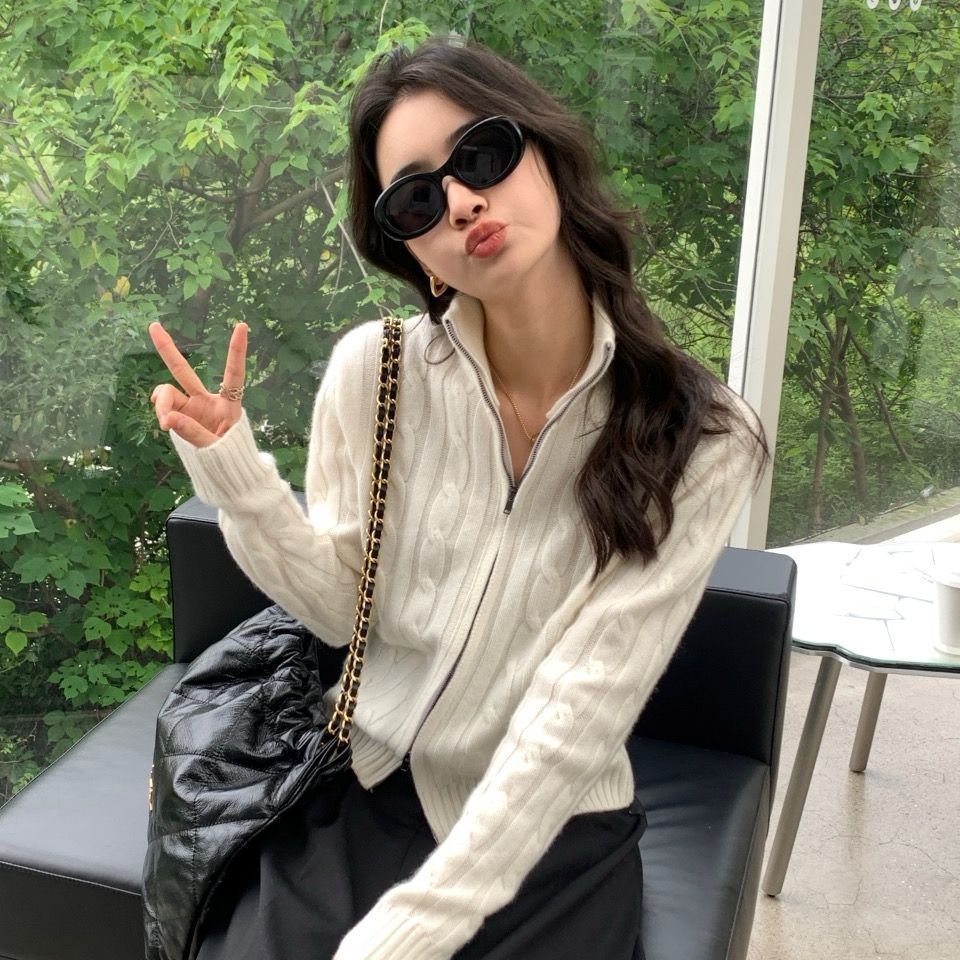 High-Neck Twist Zipper Design Niche Fashion Autumn Slimming Knitted Top